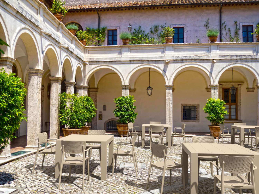 Siesta Vegas Extendable Table