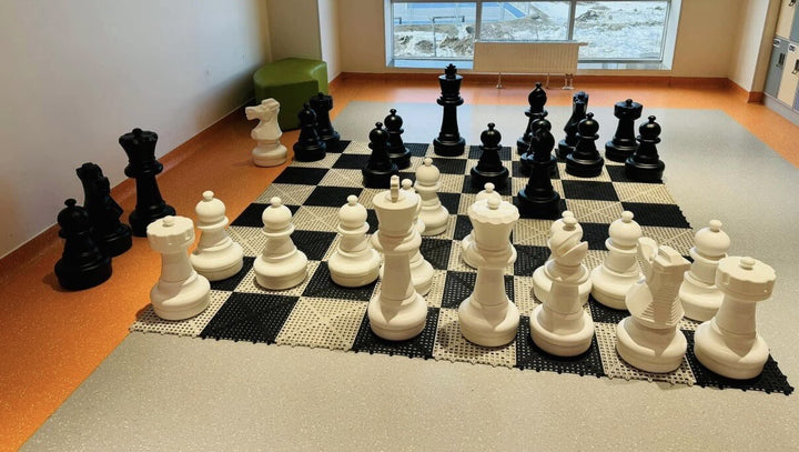 Giant Size Plastic Outdoor Chess Game Set w/Plastic 3m Mat