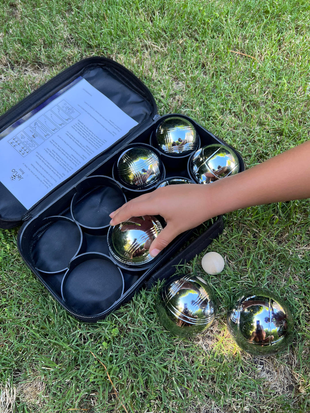 Deluxe 8 Metal Bowls Bocce/Petanque Game Set - Silver