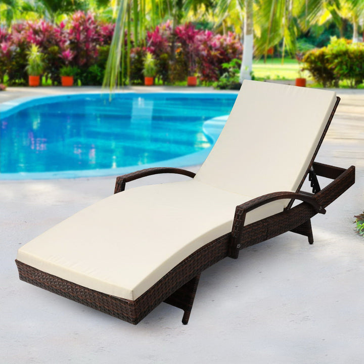 Outdoor Wicker Sun Lounge Cream
